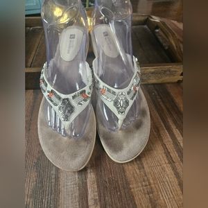 White Mountain Beaded Embellished Flip Flop Sandles Size 9 Med.